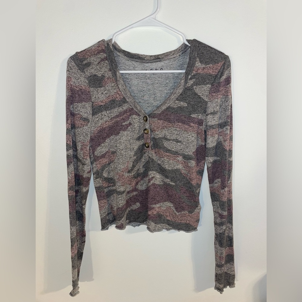 Aeropostale Long Sleeve Women’s Size Medium